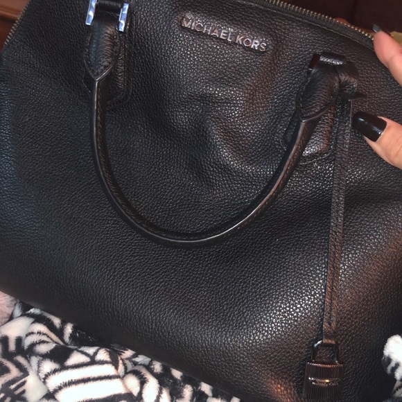Michael Kors bag - Picture 2 of 2